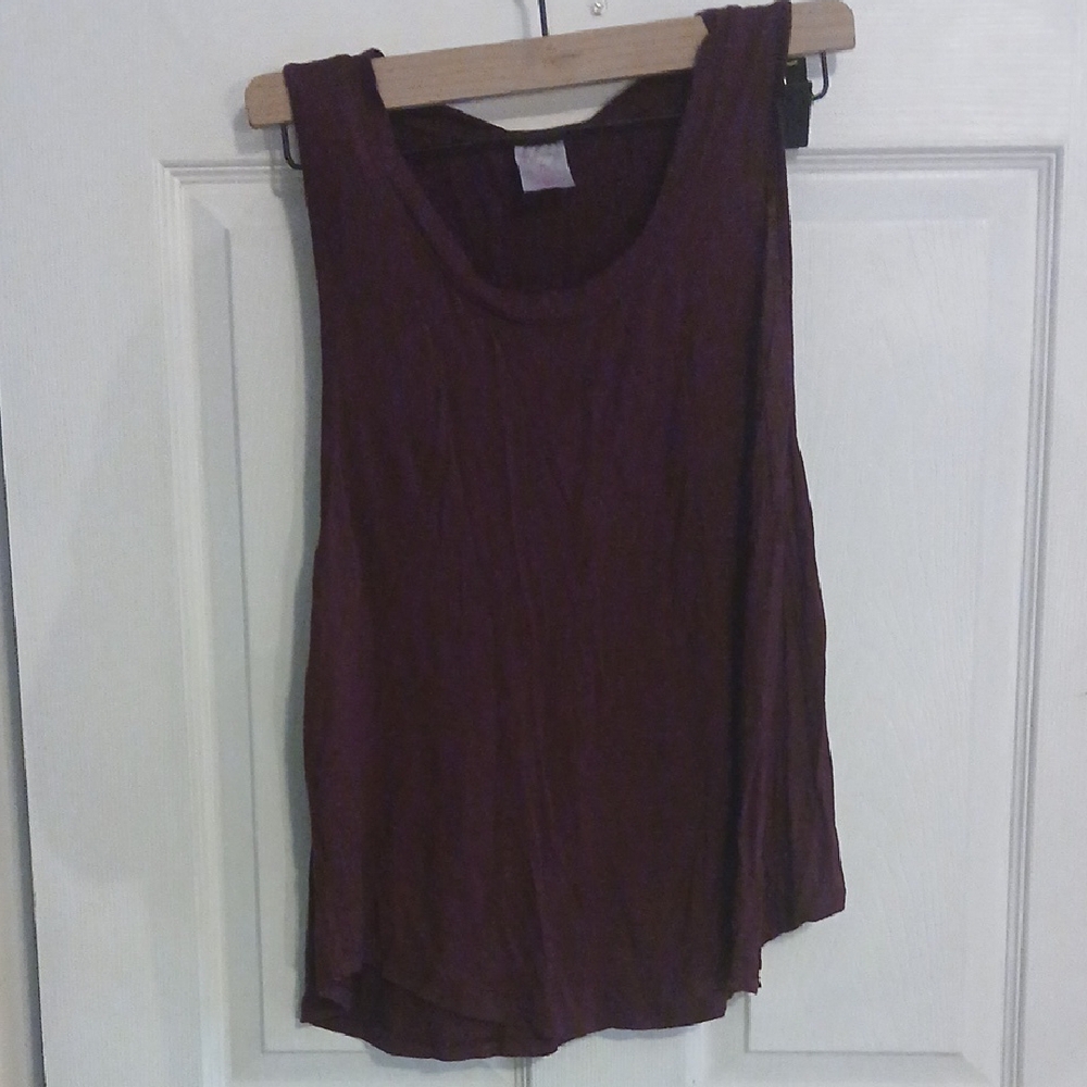 Uniqlo Red Sleeveless Tank Top